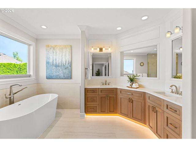 8711 Nw BENSON St, Portland, OR 97229