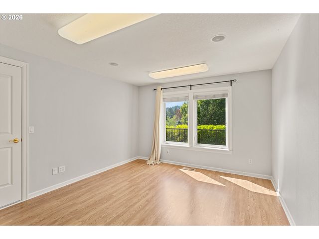 8711 Nw BENSON St, Portland, OR 97229