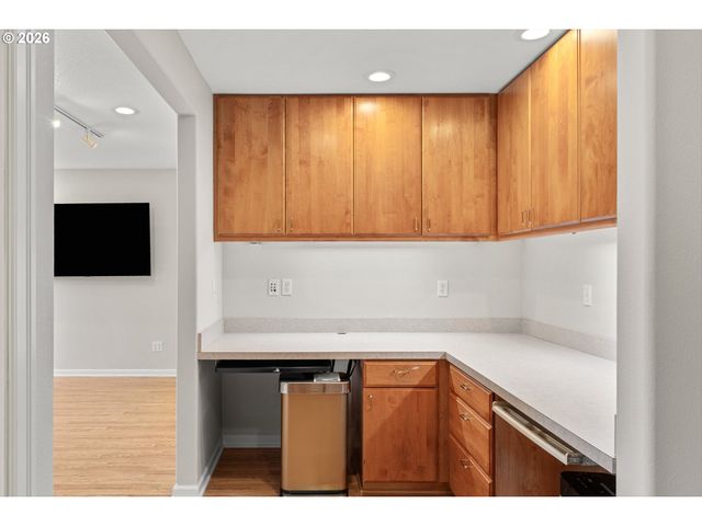 8711 Nw BENSON St, Portland, OR 97229