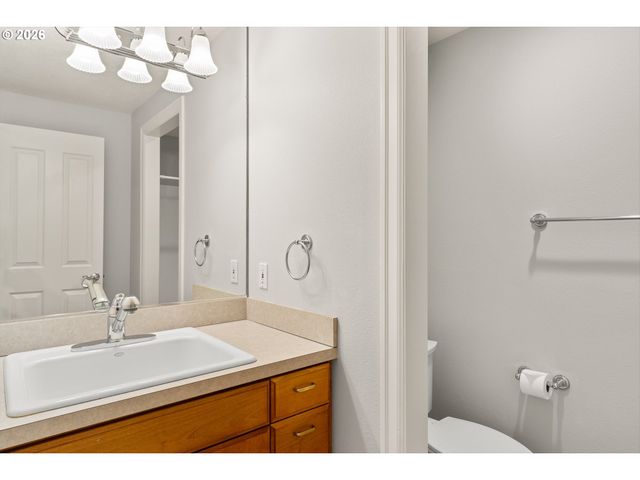 8711 Nw BENSON St, Portland, OR 97229