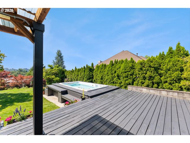 8711 Nw BENSON St, Portland, OR 97229