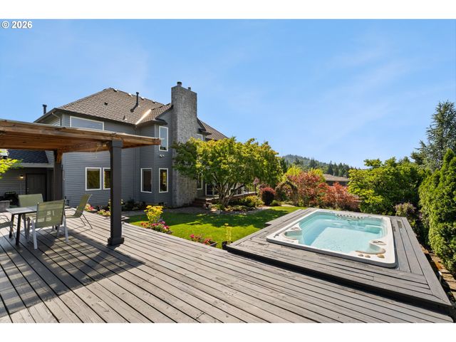 8711 Nw BENSON St, Portland, OR 97229