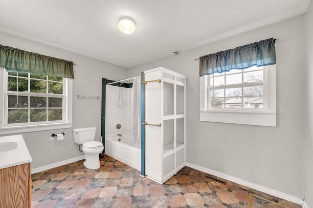 1101 E Denver Dr, Park City, KS 67219