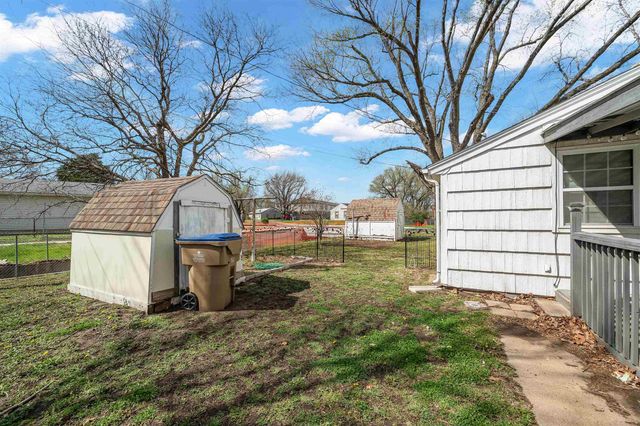 1101 E Denver Dr, Park City, KS 67219