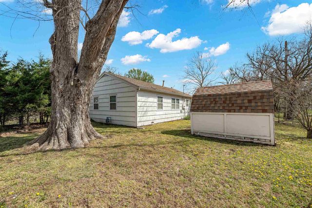 1101 E Denver Dr, Park City, KS 67219