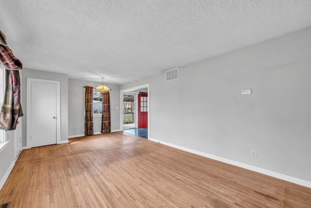 1101 E Denver Dr, Park City, KS 67219