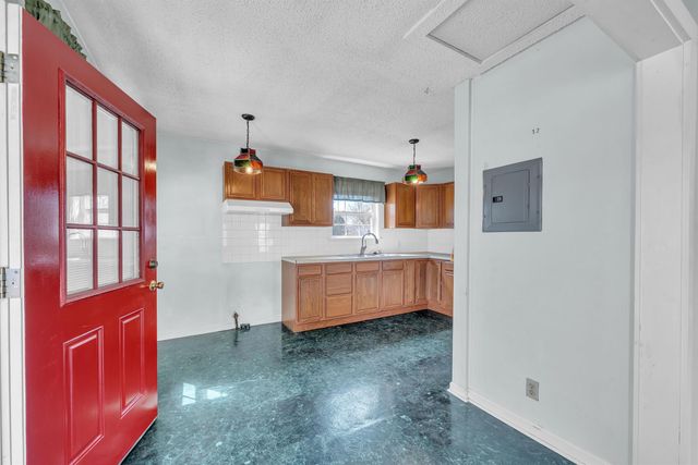 1101 E Denver Dr, Park City, KS 67219