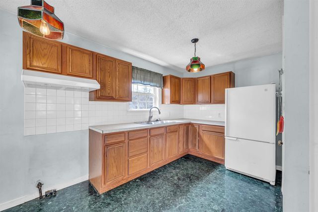 1101 E Denver Dr, Park City, KS 67219