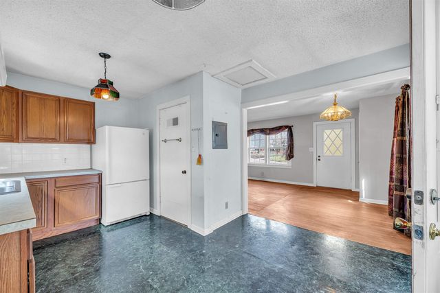 1101 E Denver Dr, Park City, KS 67219