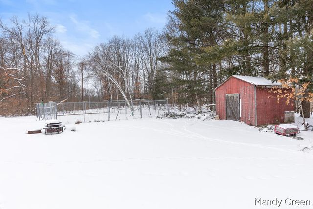 9896 11 Mile Road, Morton Twp, MI 49332