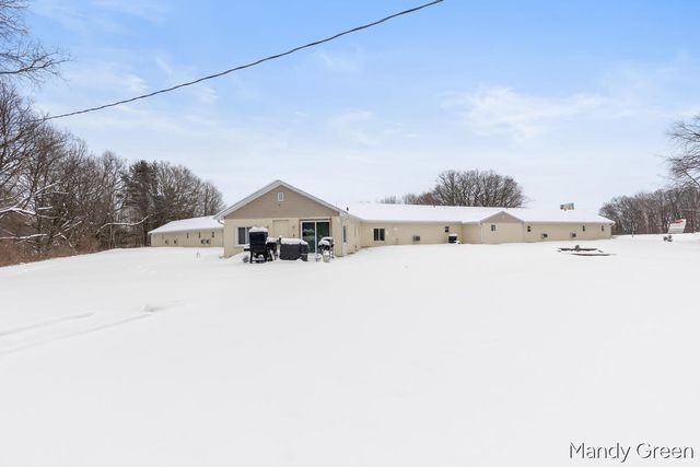 9896 11 Mile Road, Morton Twp, MI 49332