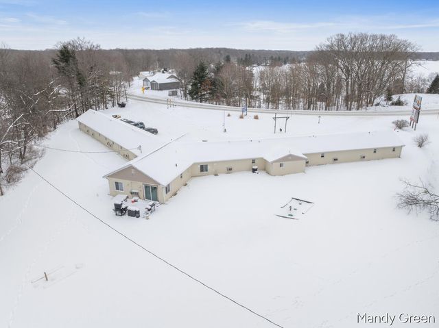9896 11 Mile Road, Morton Twp, MI 49332