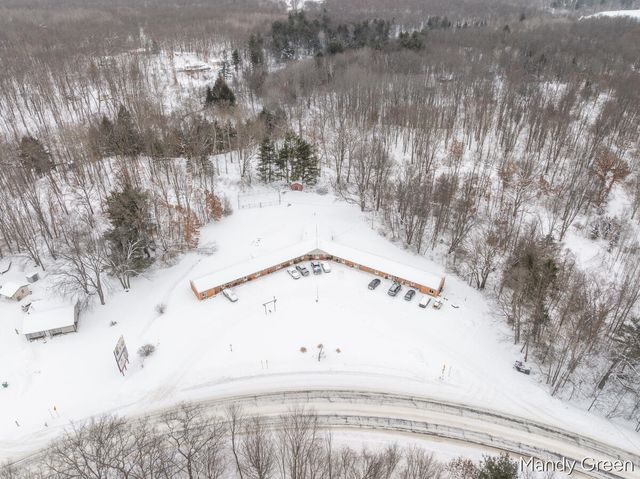 9896 11 Mile Road, Morton Twp, MI 49332