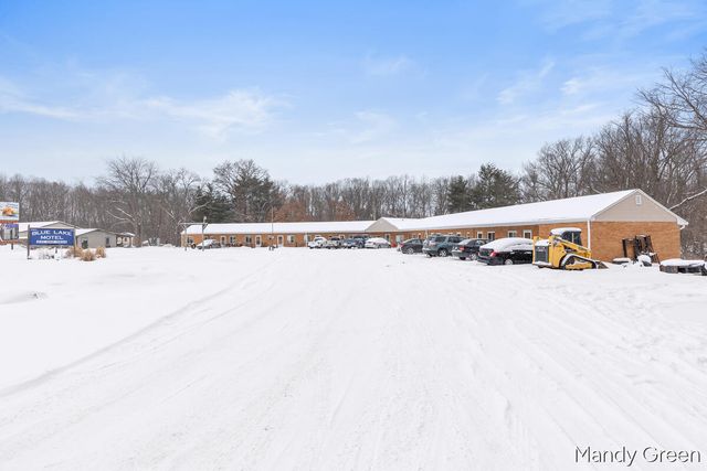 9896 11 Mile Road, Morton Twp, MI 49332