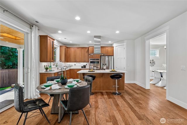 22907 SE 52nd Street, Issaquah, WA 98029