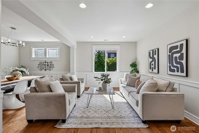 22907 SE 52nd Street, Issaquah, WA 98029