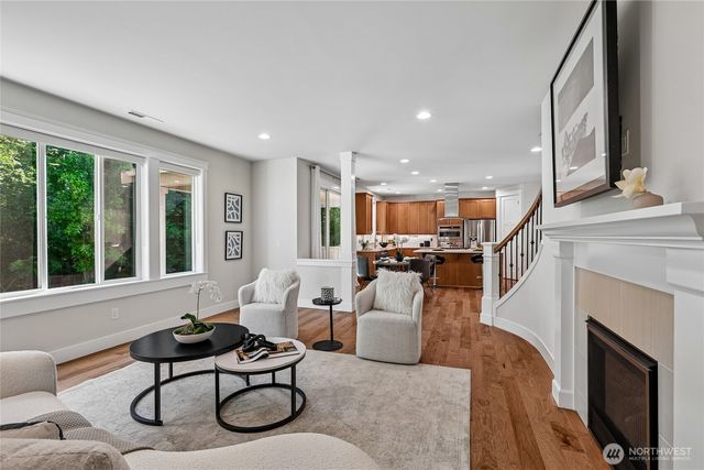 22907 SE 52nd Street, Issaquah, WA 98029
