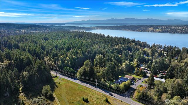 1991 E Beachwood Drive, Freeland, WA 98249