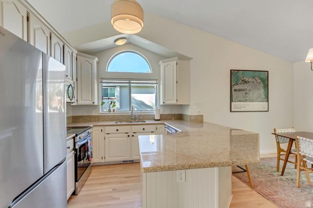 11871 S BLUE HERON DR, Draper, UT 84020