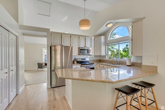 11871 S BLUE HERON DR, Draper, UT 84020
