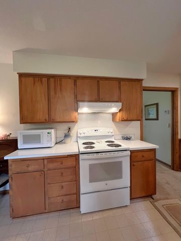 1804 7th Street SW, Willmar, MN 56201
