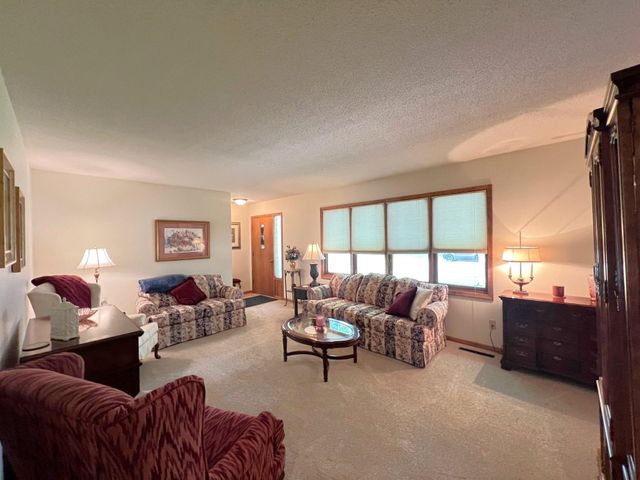 1804 7th Street SW, Willmar, MN 56201
