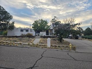 10227 Avenida Serena Drive NW, Albuquerque, NM 87114