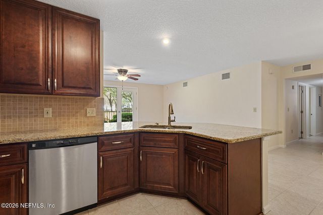 13715 RICHMOND PARK Drive N 304, Jacksonville, FL 32224