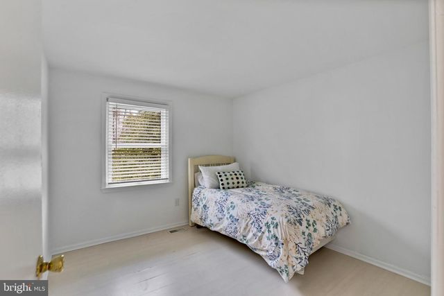 15303 WHISPERING GLEN CT, Centreville, VA 20120