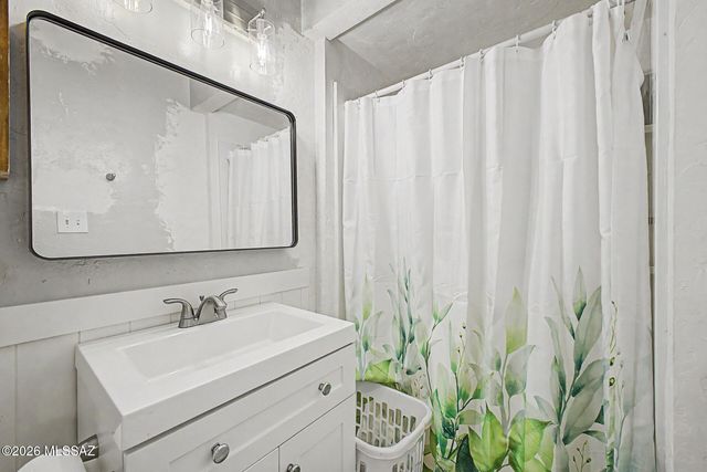 5936 E Hawthorne Street, Tucson, AZ 85711