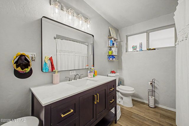 5936 E Hawthorne Street, Tucson, AZ 85711