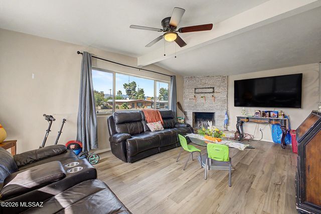 5936 E Hawthorne Street, Tucson, AZ 85711