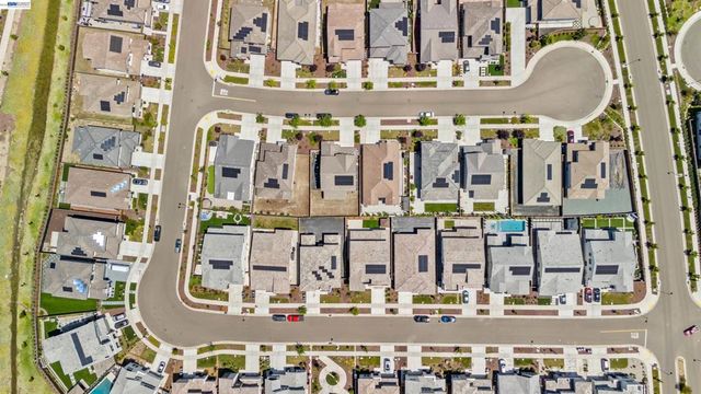 3482 Dobbins Ct, Lathrop, CA 95330