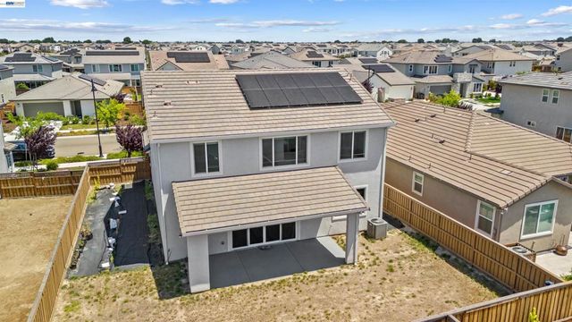 3482 Dobbins Ct, Lathrop, CA 95330