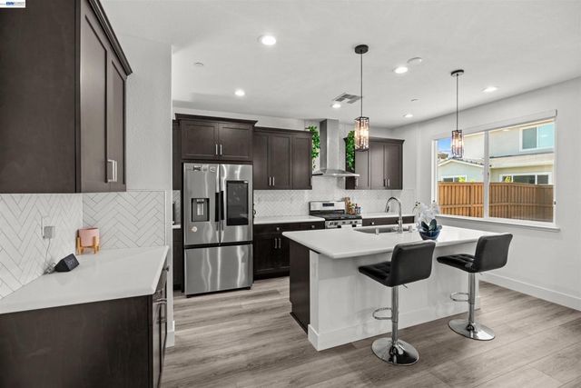 3482 Dobbins Ct, Lathrop, CA 95330