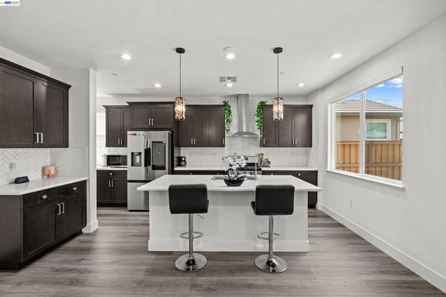 3482 Dobbins Ct, Lathrop, CA 95330