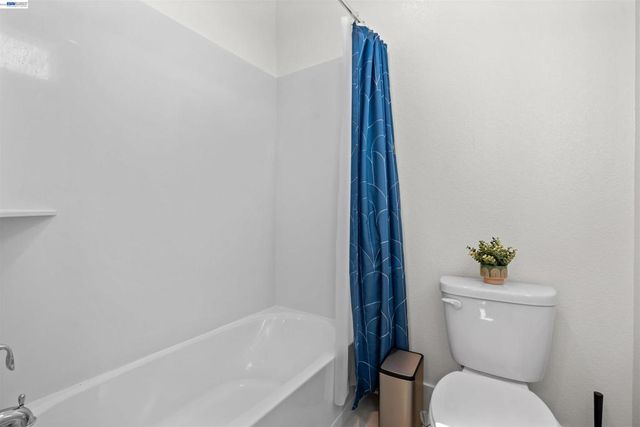 3482 Dobbins Ct, Lathrop, CA 95330