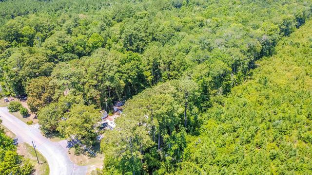 297 Crystal Lane Rd., Longs, SC 29568