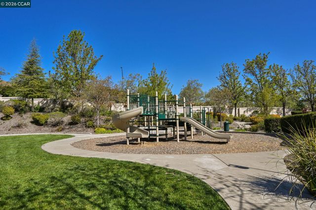 419 Fuchsia Ln, San Ramon, CA 94582