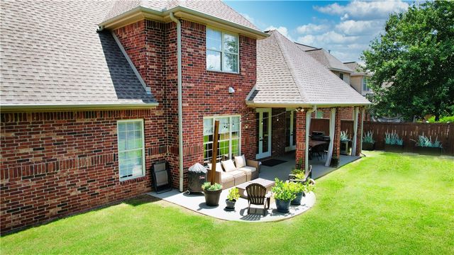 5000 SW Blaire Mont Road, Bentonville, AR 72713
