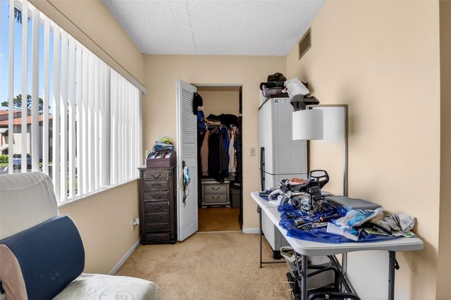 310 Knotty Pine Circle c1, Greenacres, FL 33463