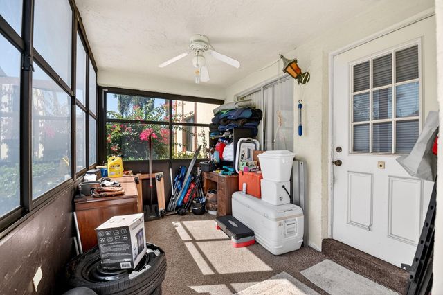 310 Knotty Pine Circle c1, Greenacres, FL 33463