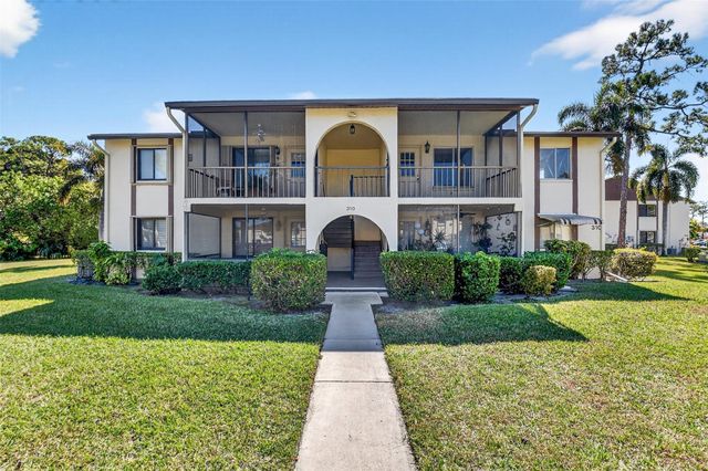 310 Knotty Pine Circle c1, Greenacres, FL 33463