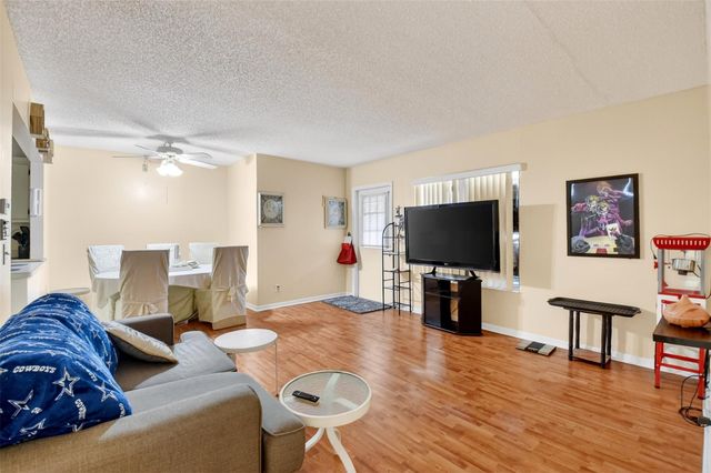 310 Knotty Pine Circle c1, Greenacres, FL 33463