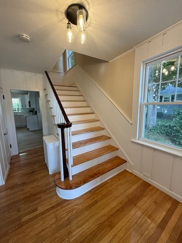 82 Hartwell St, Southbridge, MA 01550