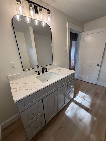 82 Hartwell St, Southbridge, MA 01550