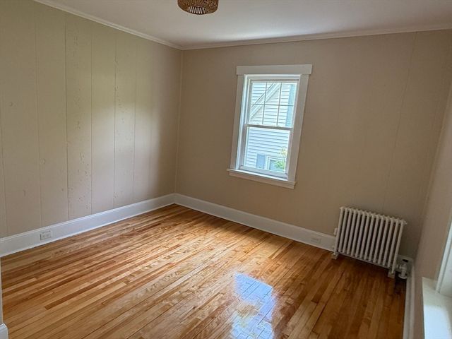 82 Hartwell St, Southbridge, MA 01550