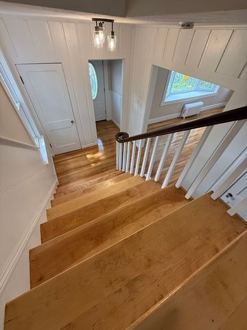 82 Hartwell St, Southbridge, MA 01550