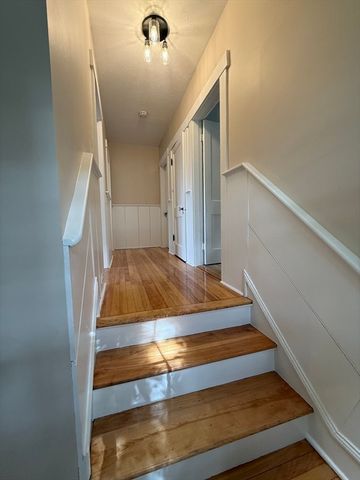 82 Hartwell St, Southbridge, MA 01550