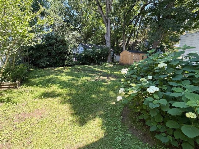 82 Hartwell St, Southbridge, MA 01550